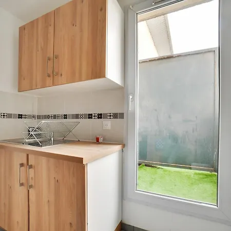 Chic And Spacious Apart With Parking In Paris *