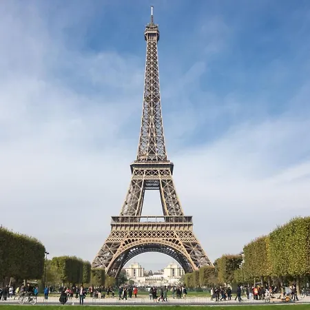 Chic And Spacious Apart With Parking In Paris *