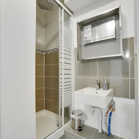 Chic And Spacious Apart With Parking In Paris * بيارفيت-سور-سين
