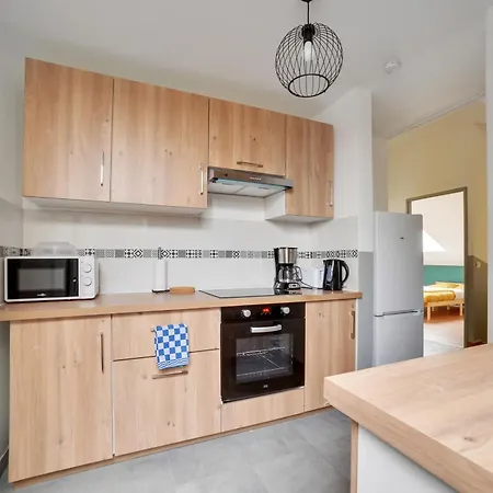 Chic And Spacious Apart With Parking In Paris