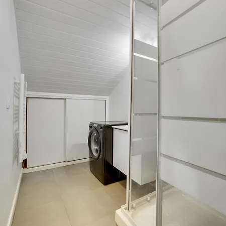 Chic And Spacious Apart With Parking In Paris بيارفيت-سور-سين